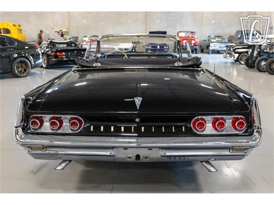 1961 Pontiac Bonneville 2nd Gen - Image 28 of 31