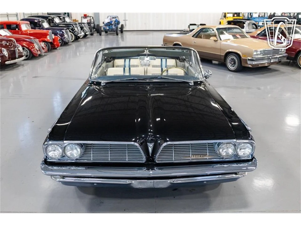 1961 Pontiac Bonneville 2nd Gen - Image 3 of 31