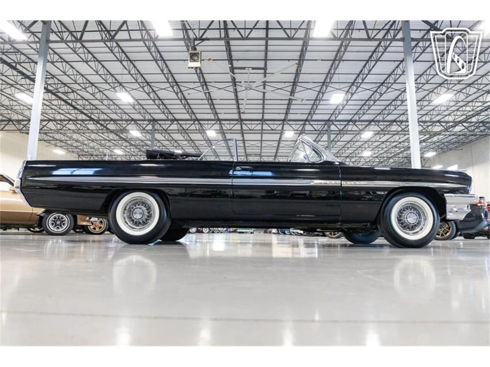1961 Pontiac Bonneville 2nd Gen - Image 14 of 31
