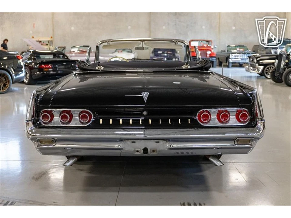 1961 Pontiac Bonneville 2nd Gen - Image 10 of 31
