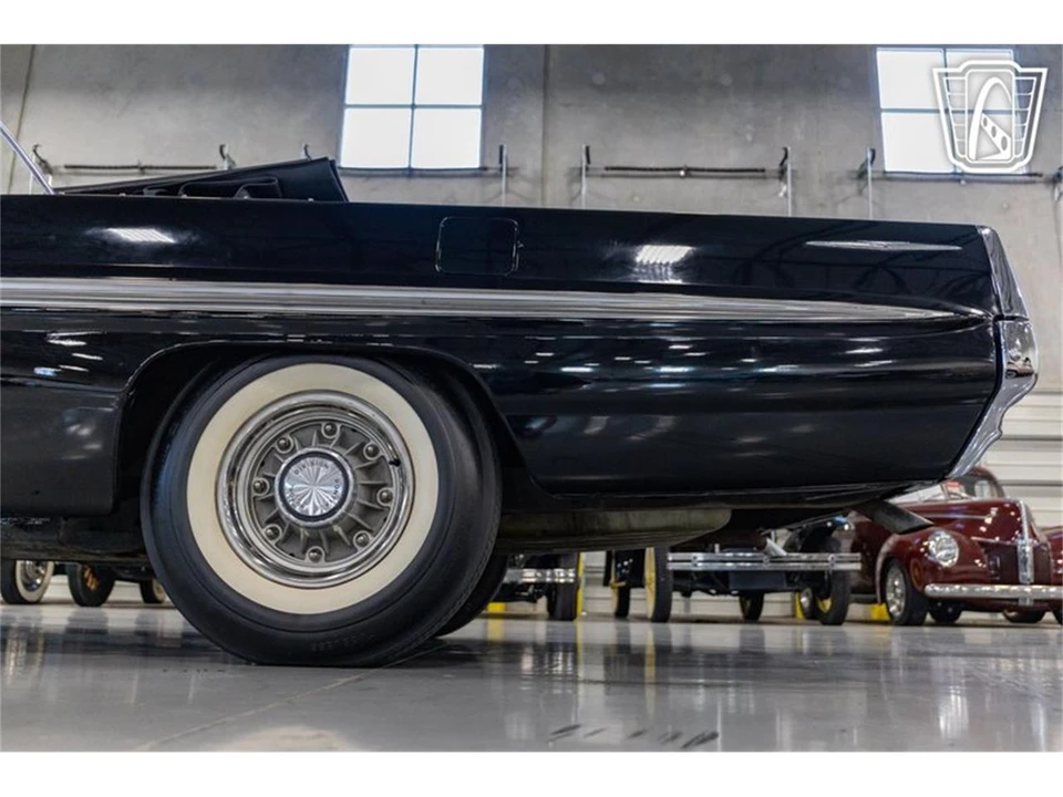 1961 Pontiac Bonneville 2nd Gen - Image 26 of 31