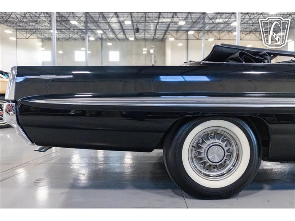 1961 Pontiac Bonneville 2nd Gen - Image 31 of 31