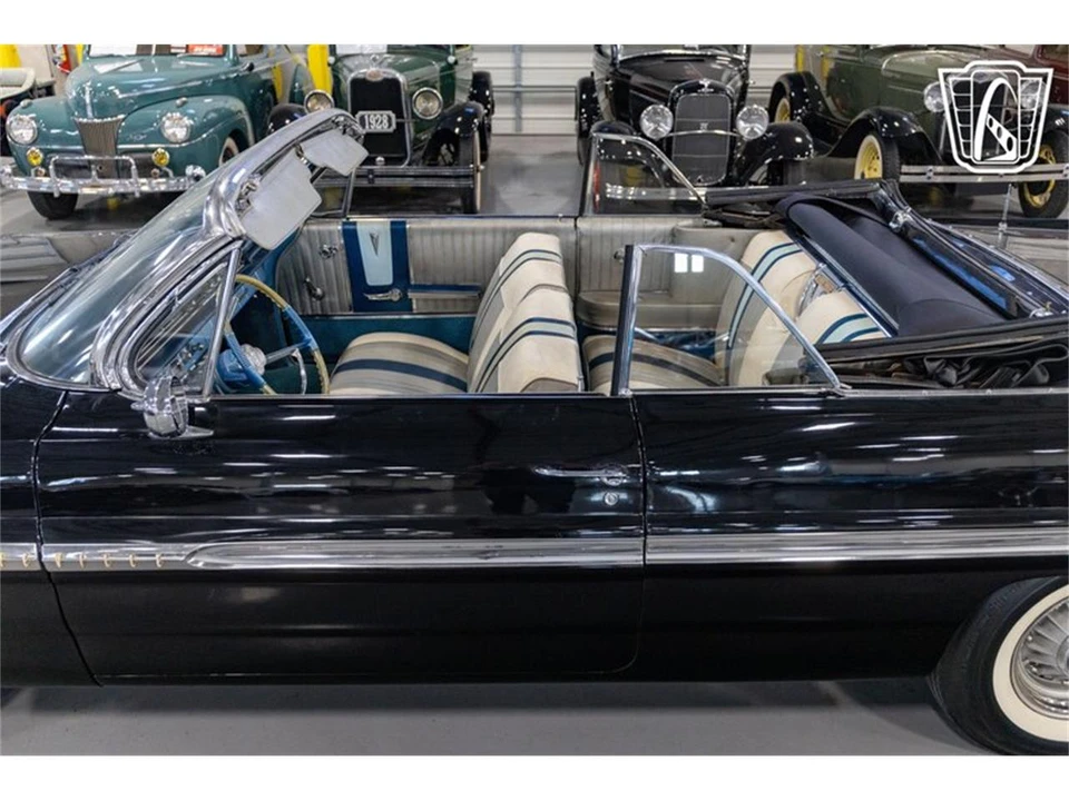 1961 Pontiac Bonneville 2nd Gen - Image 21 of 31
