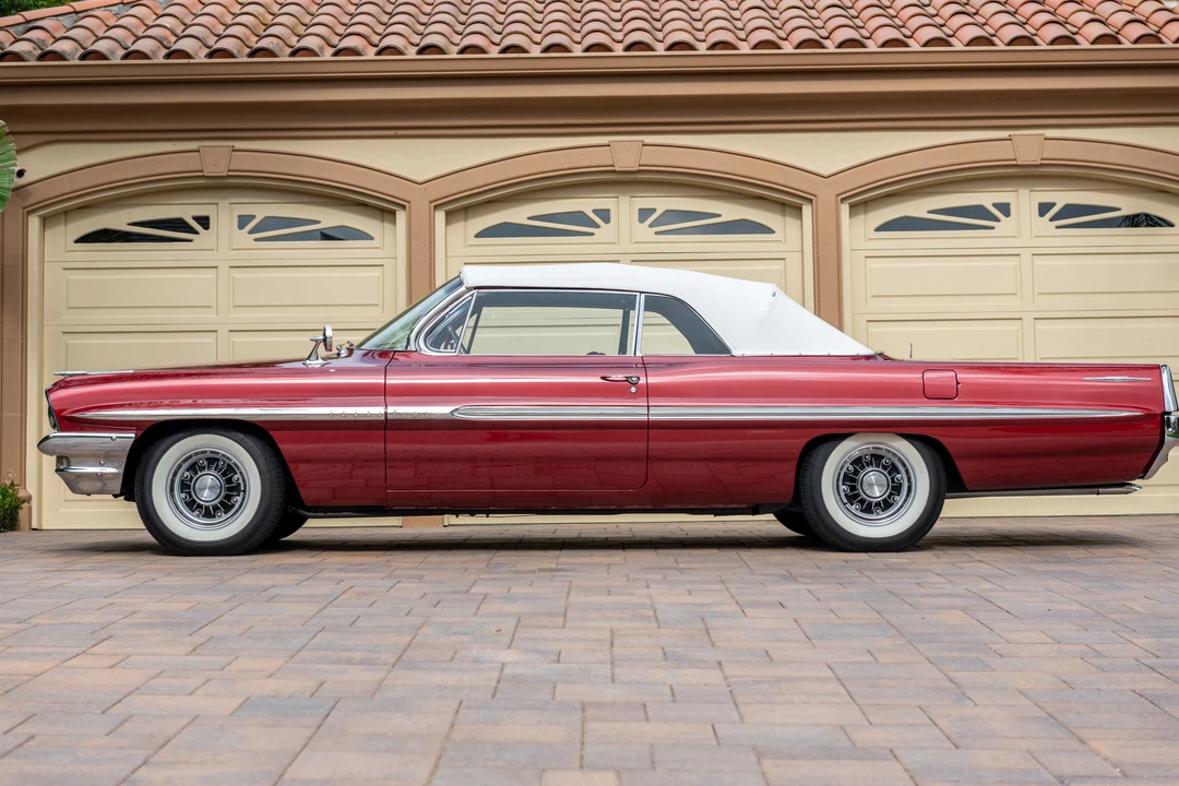 1961 Pontiac Bonneville 2nd Gen - Image 13 of 31