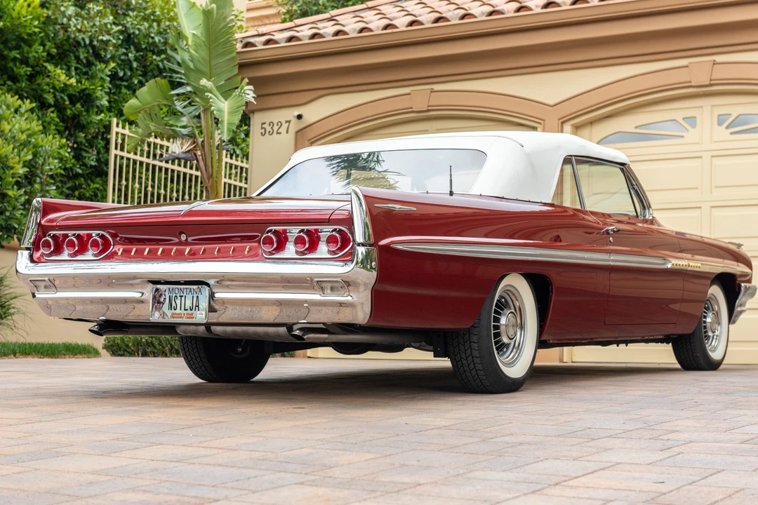 1961 Pontiac Bonneville 2nd Gen - Image 9 of 31