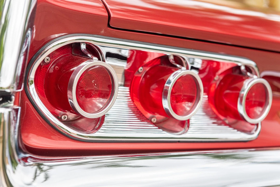 1961 Pontiac Bonneville 2nd Gen - Image 25 of 31