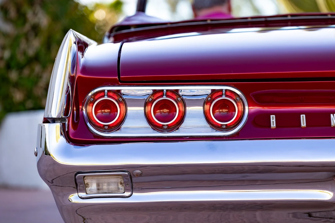 1961 Pontiac Bonneville 2nd Gen - Image 24 of 31