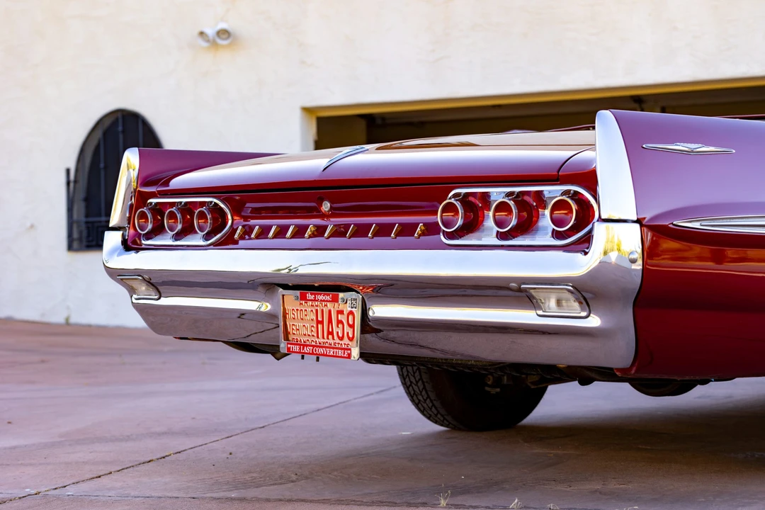 1961 Pontiac Bonneville 2nd Gen - Image 14 of 31