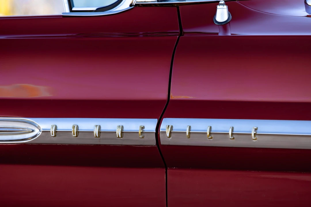 1961 Pontiac Bonneville 2nd Gen - Image 28 of 31