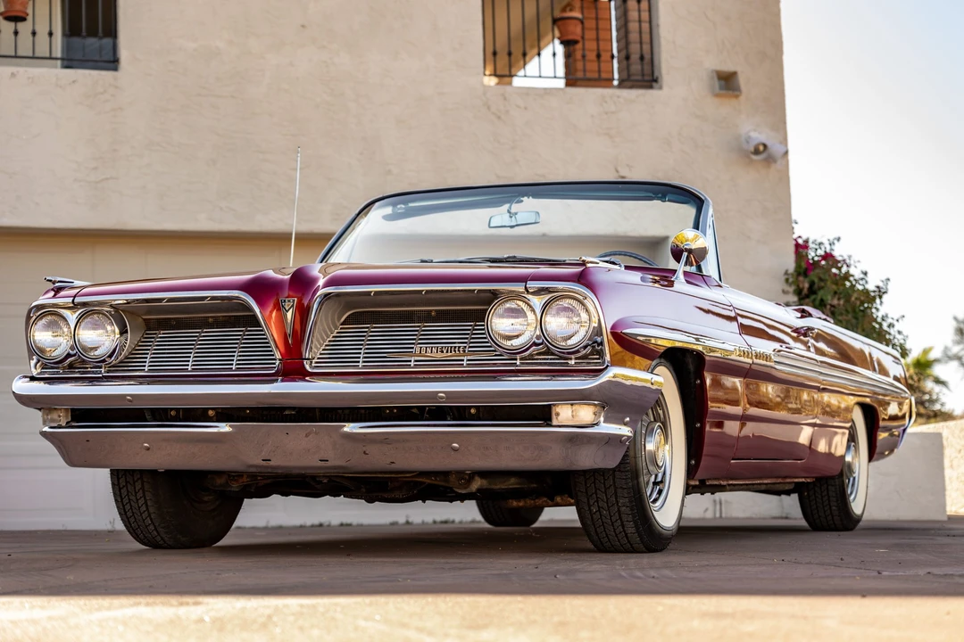 1961 Pontiac Bonneville 2nd Gen - Image 2 of 31
