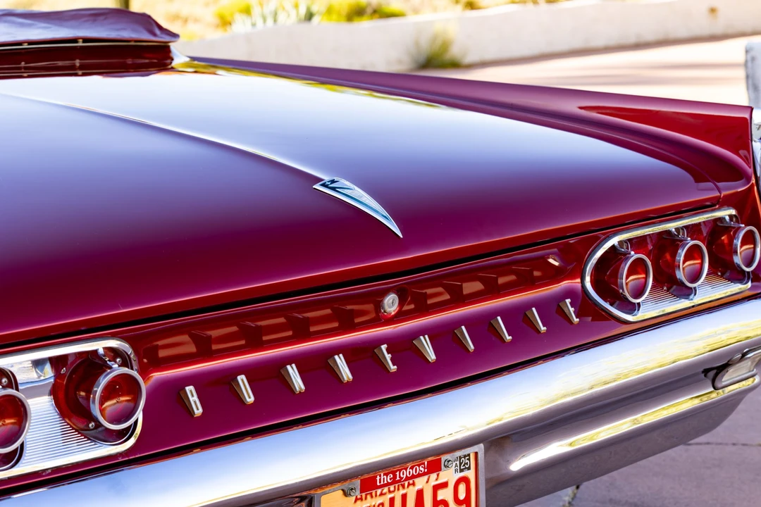 1961 Pontiac Bonneville 2nd Gen - Image 27 of 31