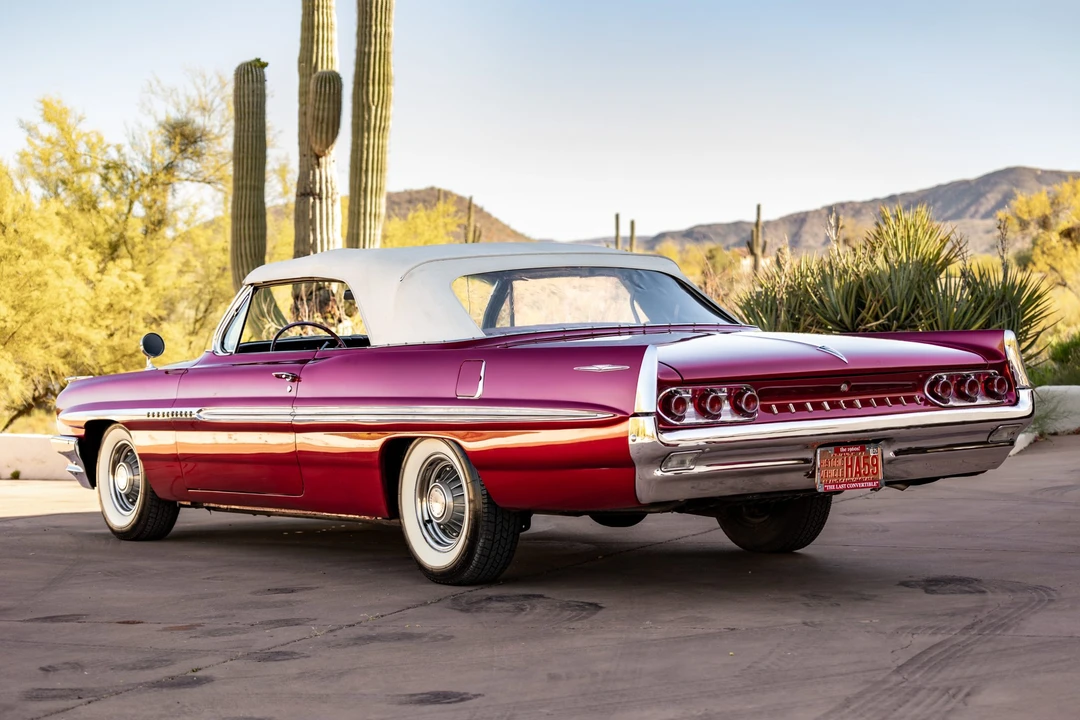 1961 Pontiac Bonneville 2nd Gen - Image 11 of 31