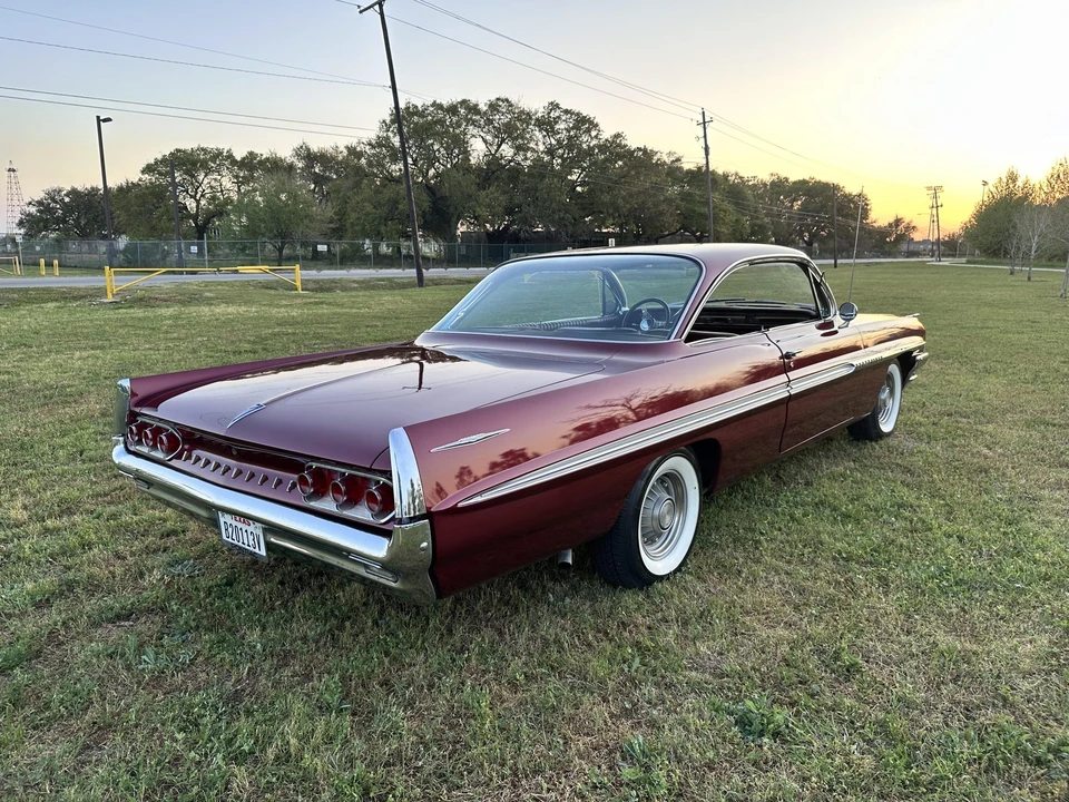 1961 Pontiac Bonneville 2nd Gen - Image 5 of 31
