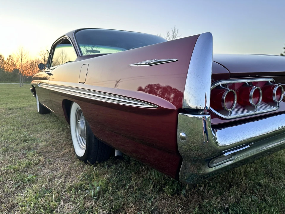 1961 Pontiac Bonneville 2nd Gen - Image 19 of 31