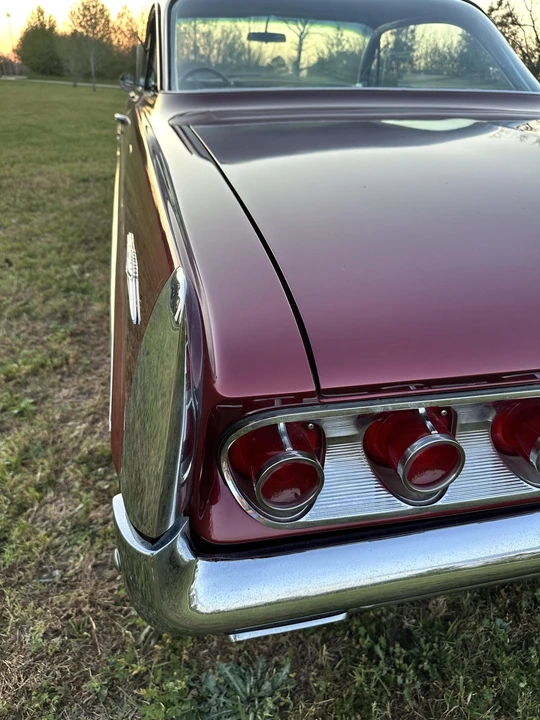 1961 Pontiac Bonneville 2nd Gen - Image 27 of 31