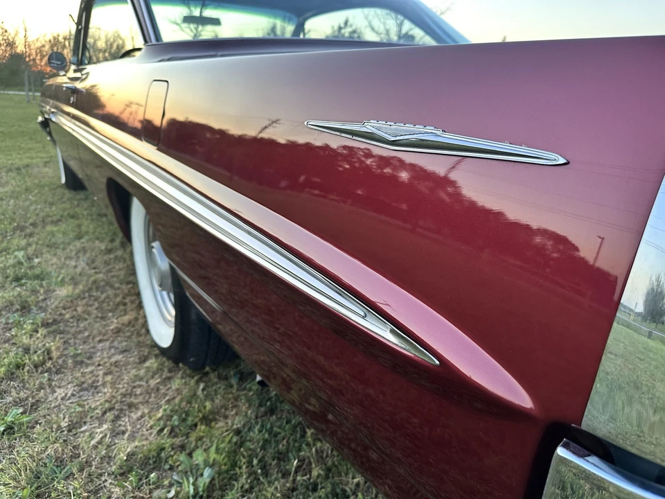 1961 Pontiac Bonneville 2nd Gen - Image 23 of 31