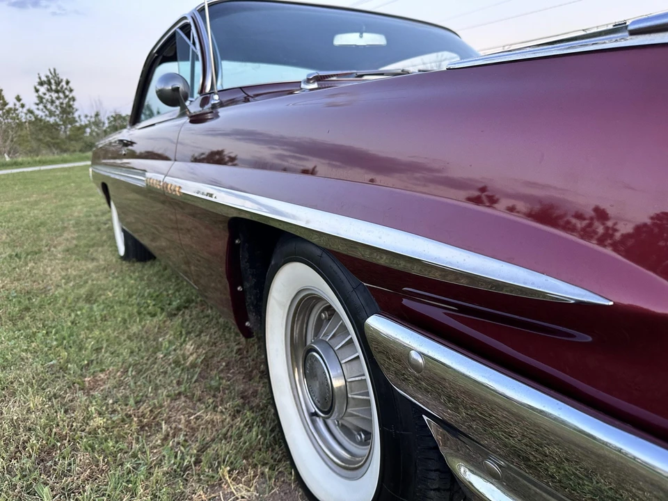 1961 Pontiac Bonneville 2nd Gen - Image 22 of 31