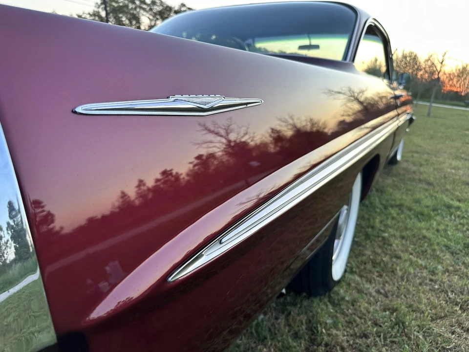 1961 Pontiac Bonneville 2nd Gen - Image 24 of 31