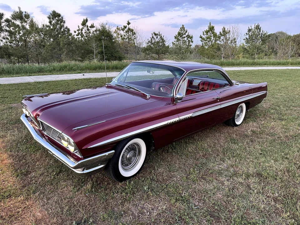 1961 Pontiac Bonneville 2nd Gen - Image 9 of 31
