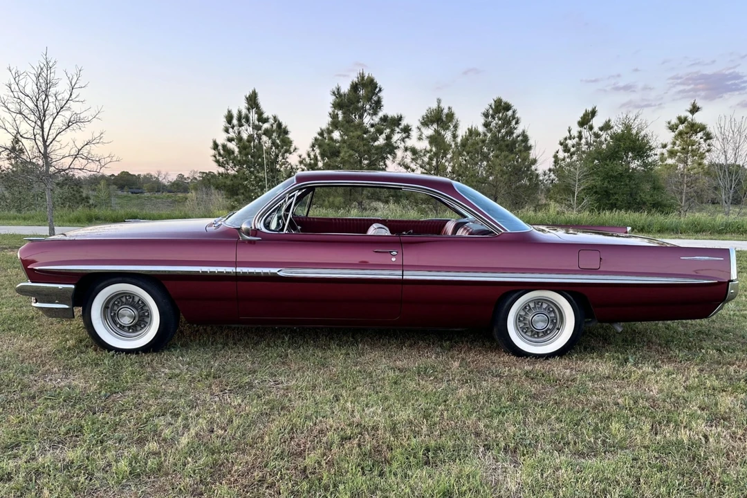 1961 Pontiac Bonneville 2nd Gen - Image 8 of 31
