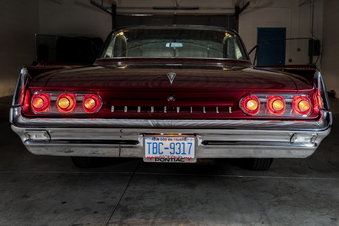 1961 Pontiac Bonneville 2nd Gen - Image 12 of 31