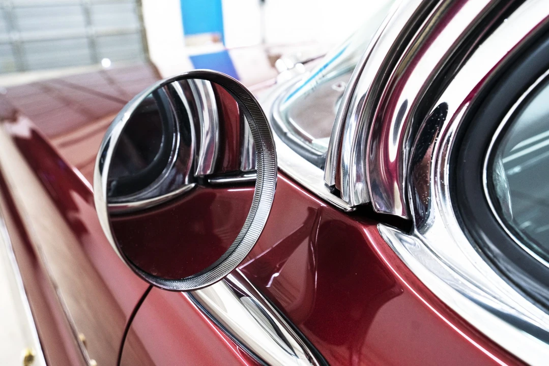 1961 Pontiac Bonneville 2nd Gen - Image 21 of 31
