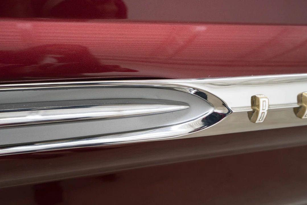 1961 Pontiac Bonneville 2nd Gen - Image 27 of 31