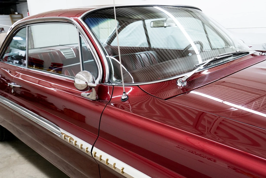 1961 Pontiac Bonneville 2nd Gen - Image 18 of 31