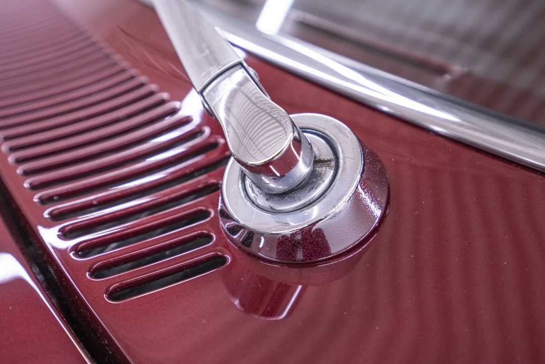1961 Pontiac Bonneville 2nd Gen - Image 19 of 31