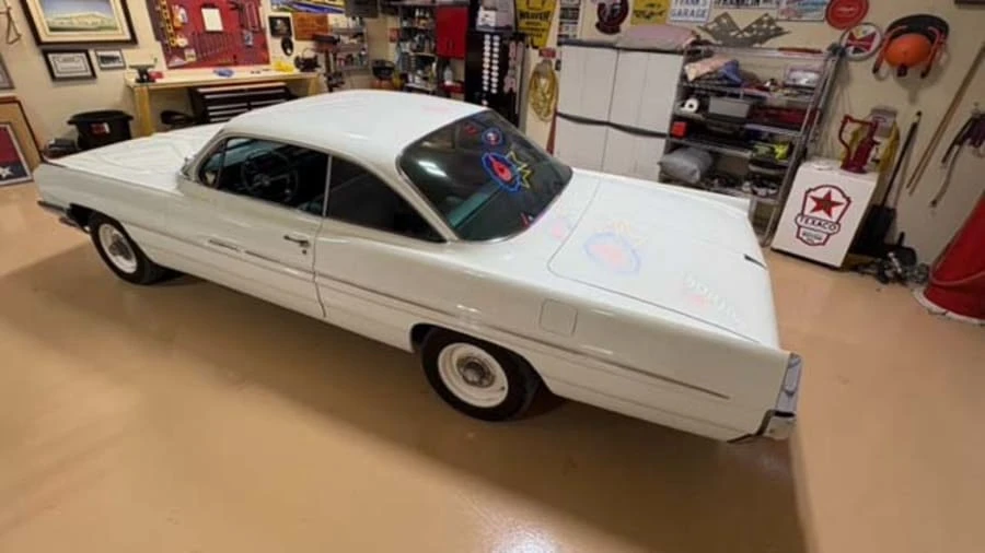 1961 Pontiac Catalina 3rd Gen - Image 9 of 14