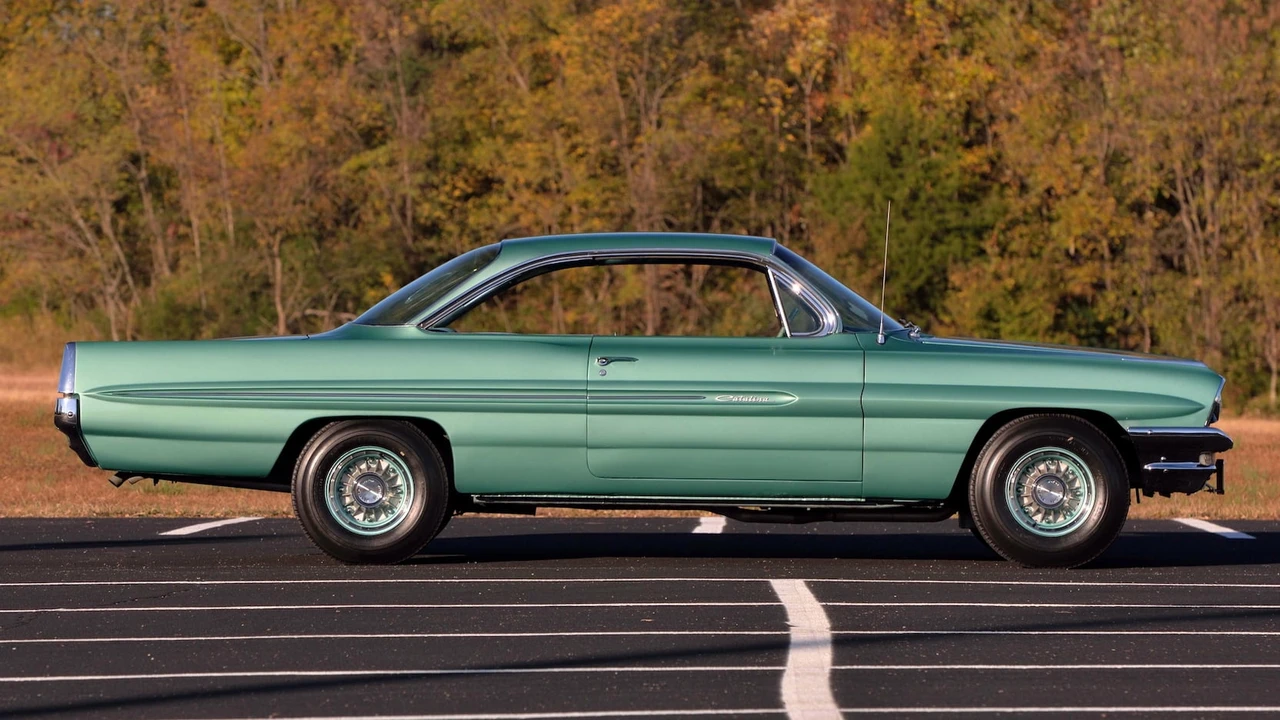 1961 Pontiac Catalina 3rd Gen - Image 2 of 31