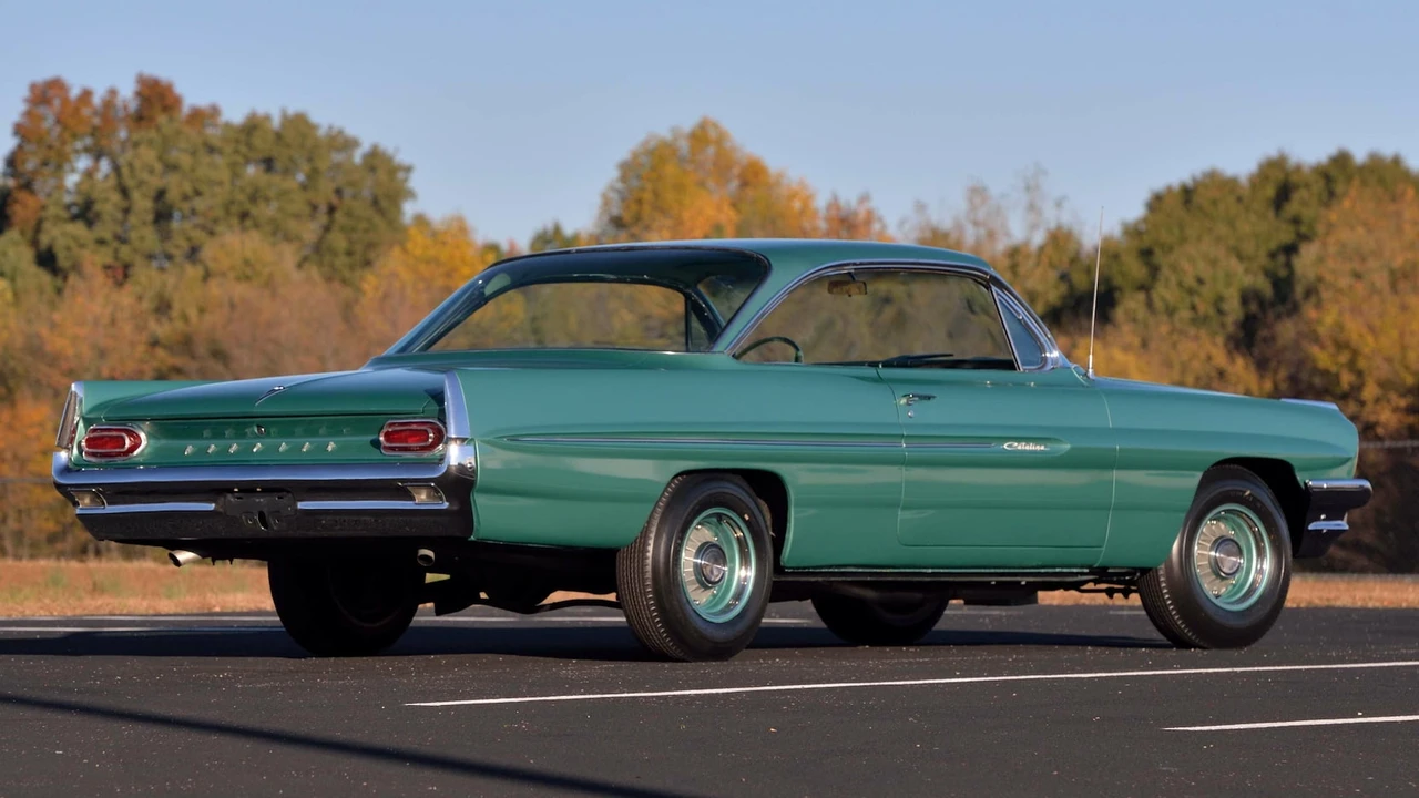 1961 Pontiac Catalina 3rd Gen - Image 3 of 31