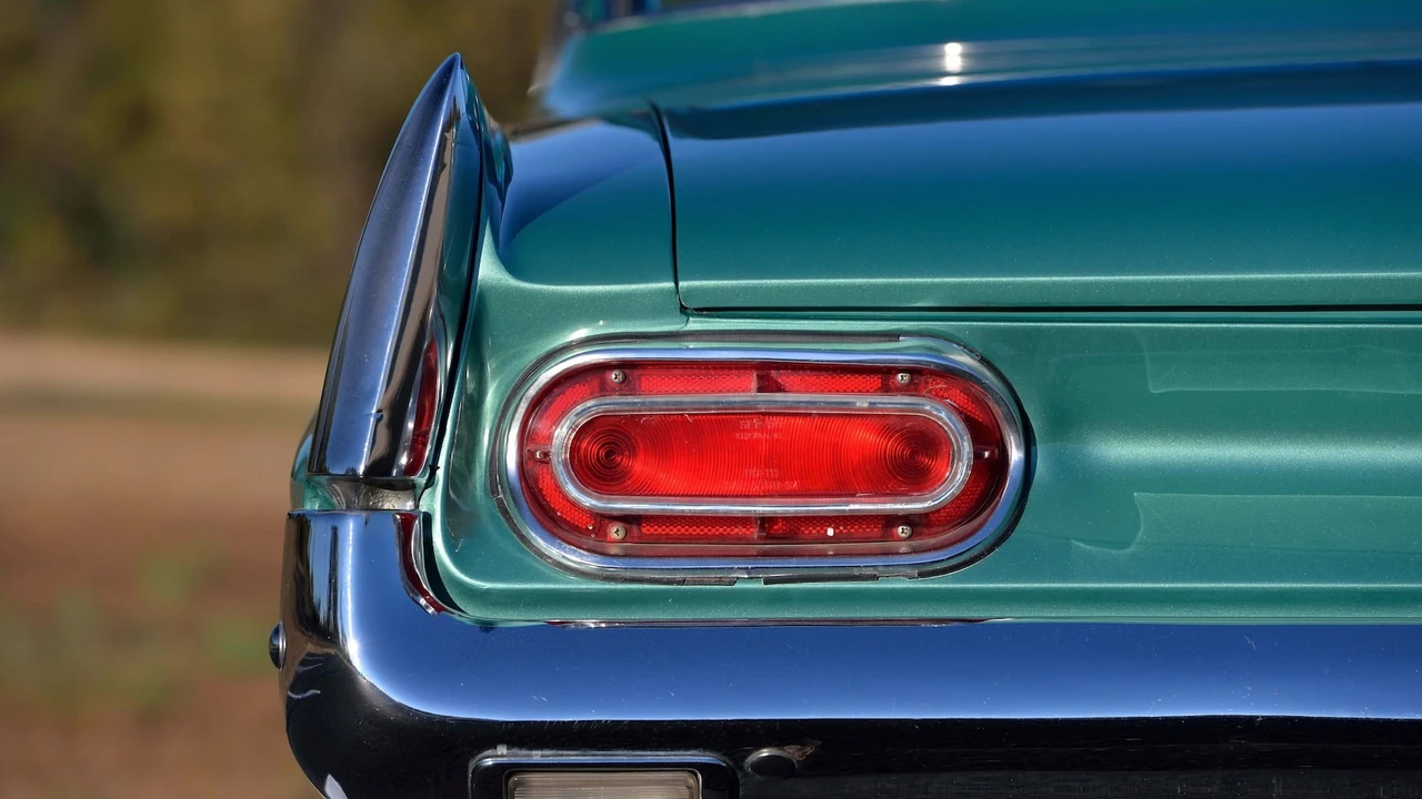 1961 Pontiac Catalina 3rd Gen - Image 25 of 31
