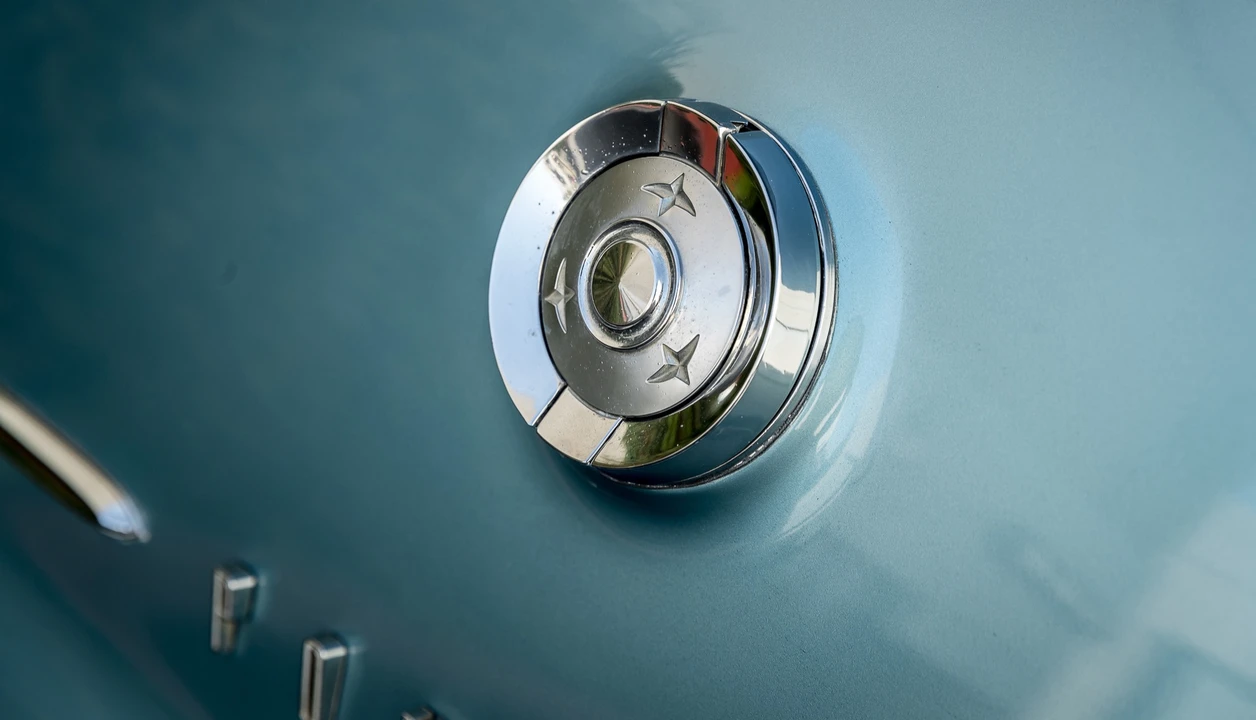 1961 Pontiac Catalina 3rd Gen - Image 28 of 31