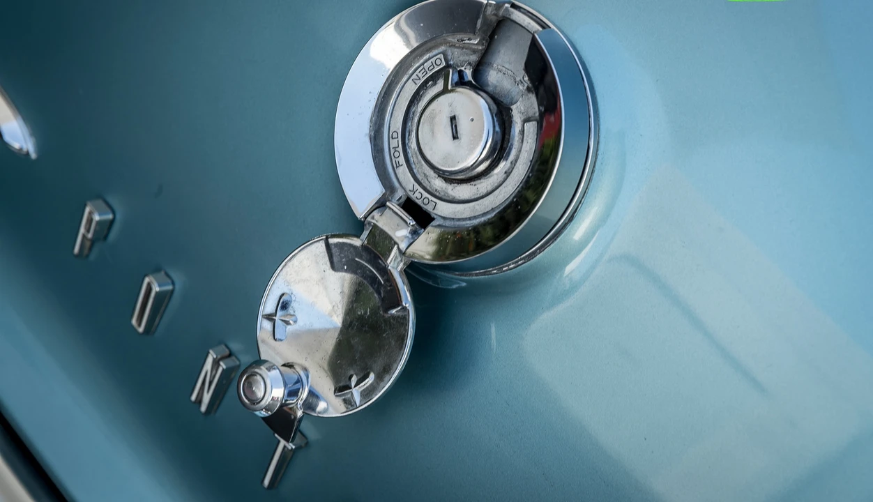 1961 Pontiac Catalina 3rd Gen - Image 29 of 31