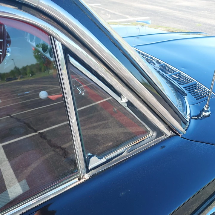 1961 Pontiac Tempest - Image 24 of 31