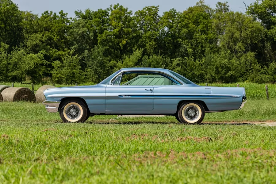 1961 Pontiac - Image 2 of 31