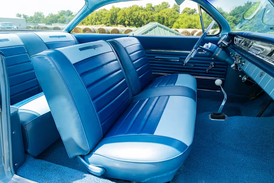 1961 Pontiac - Image 24 of 31