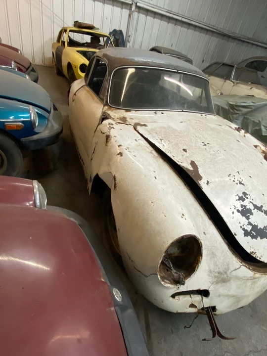 1961 Porsche 356 B - Image 10 of 31
