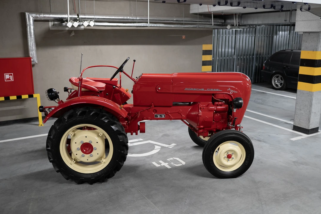 1961 Porsche Tractors - Image 4 of 31