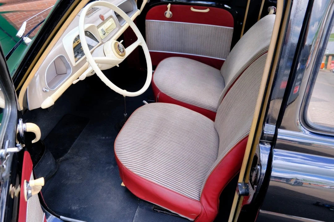 1961 Renault Dauphine - Image 2 of 30