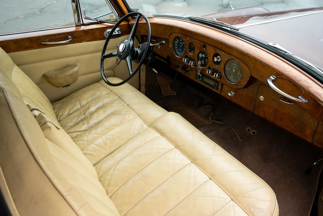1961 Rolls-Royce Phantom V - Image 8 of 31