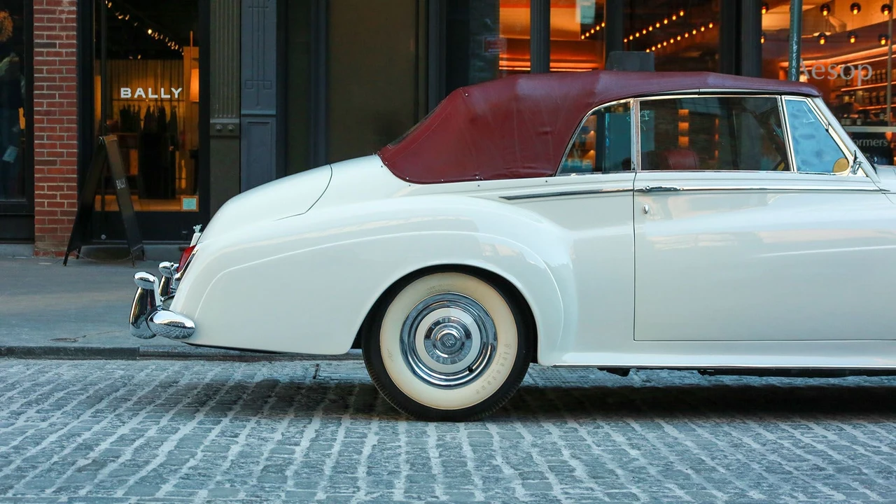 1961 Rolls-Royce Silver Cloud II - Image 4 of 31