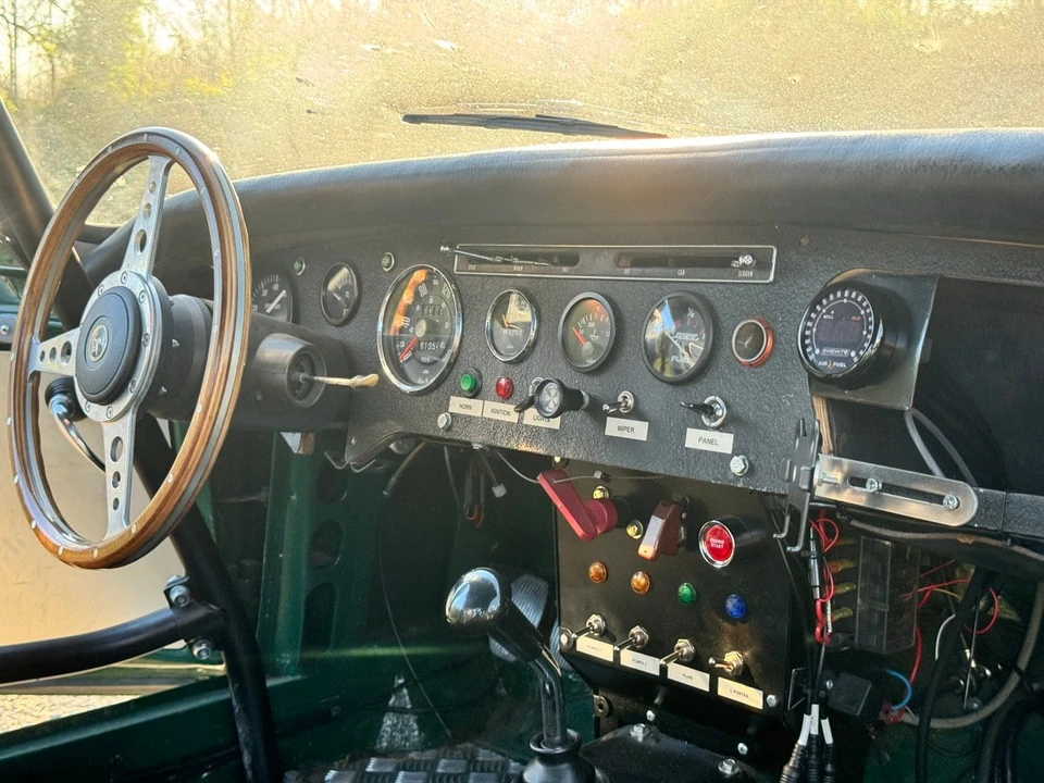 1961 Sunbeam Alpine Series II - Image 9 of 31