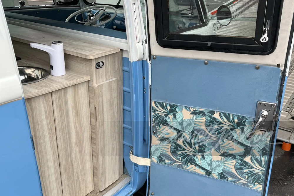1961 Volkswagen Split-Window Camper - Image 4 of 11