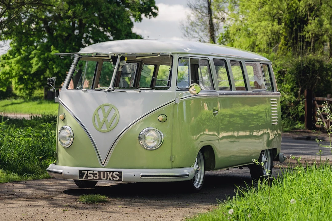 1961 Volkswagen Split-Window Bus - Image 2 of 31
