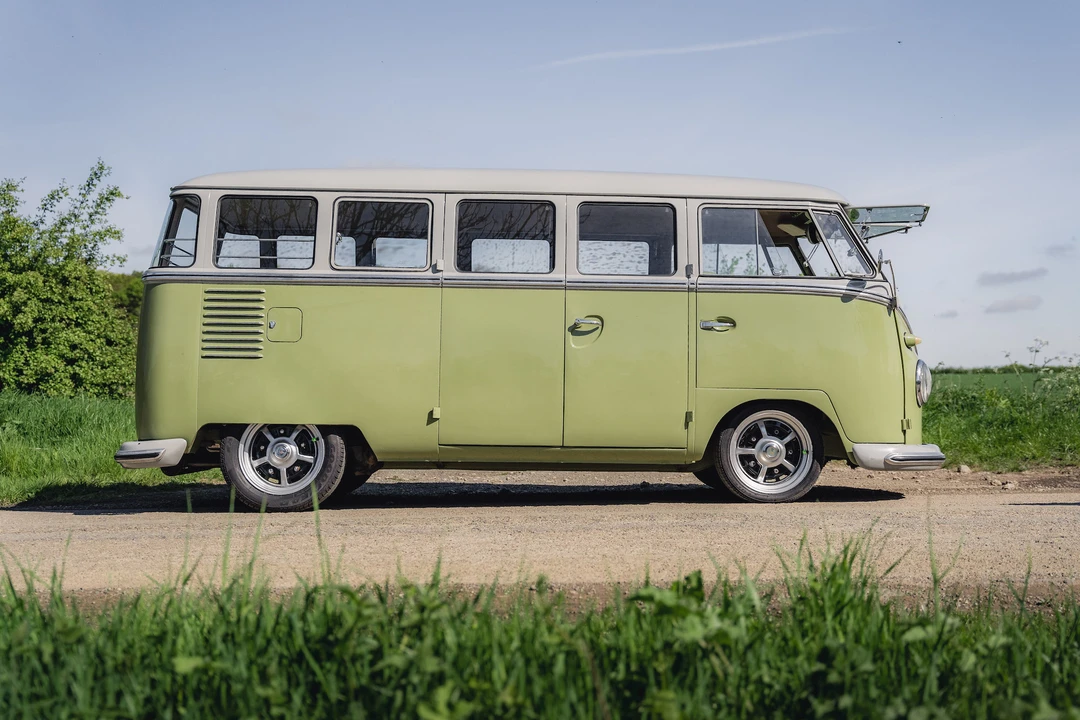1961 Volkswagen Split-Window Bus - Image 9 of 31