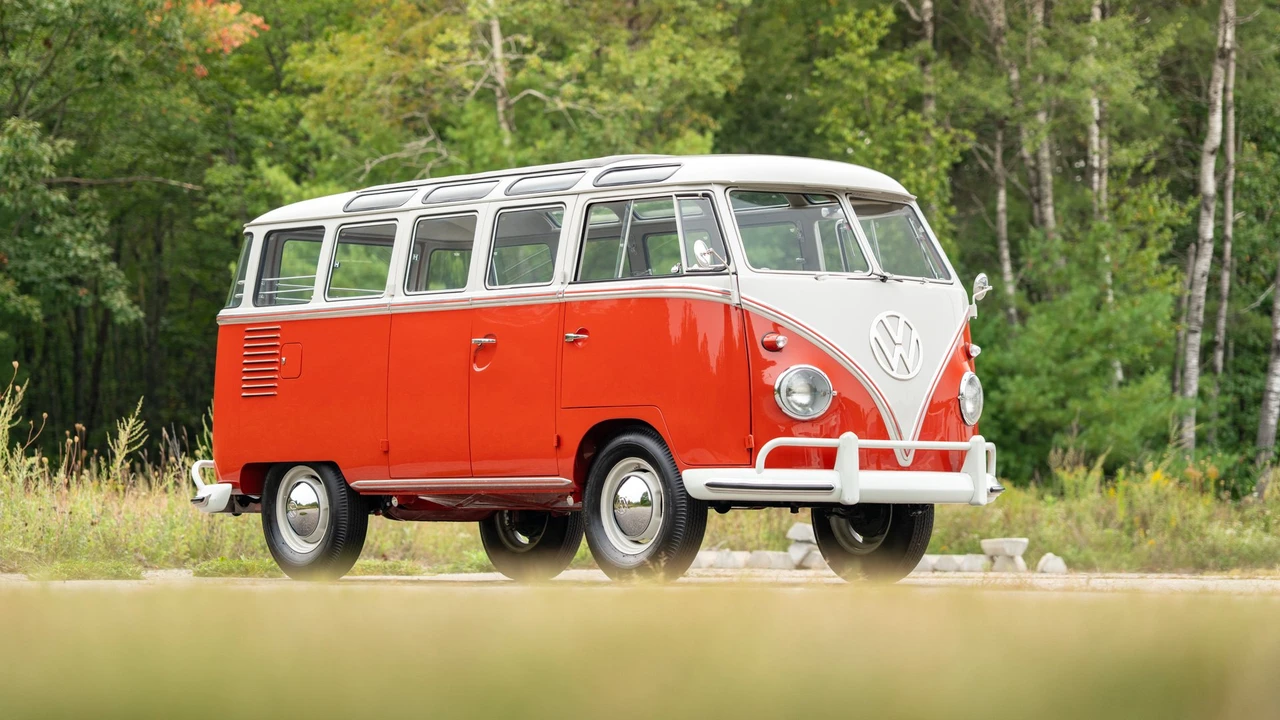 1961 Volkswagen Split-Window Bus - Image 23 of 31