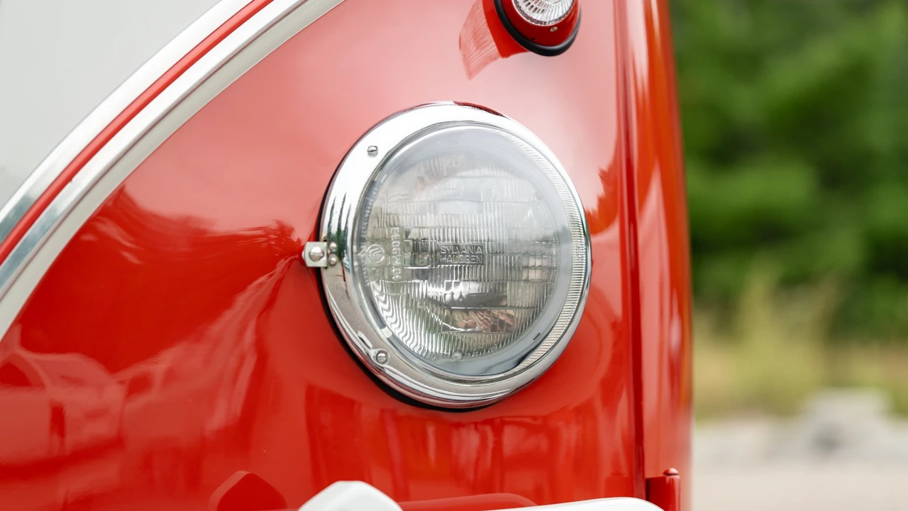 1961 Volkswagen Split-Window Bus - Image 22 of 31