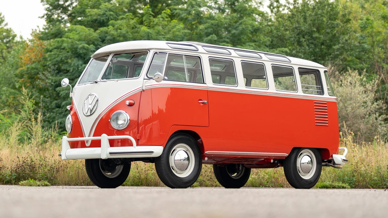 1961 Volkswagen Split-Window Bus - Image 14 of 31
